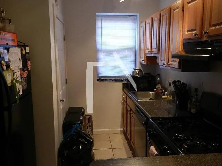 1942 Beacon St #1E — Photo 2
