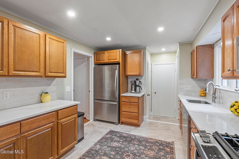 4th image of 340 S Manning Boulevard