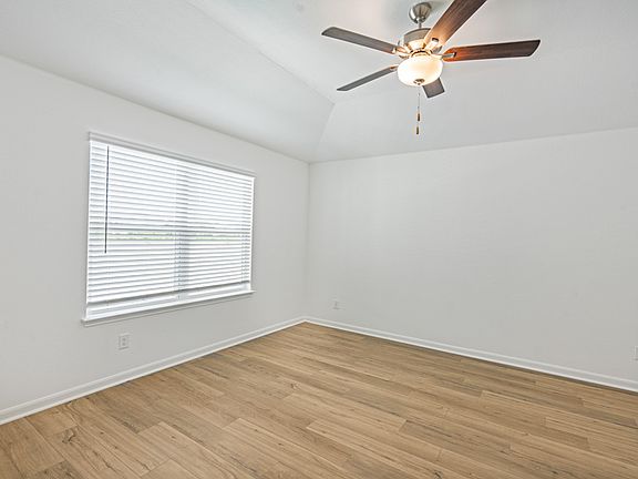 Master bedroom with all the space you need for rest and relaxation.