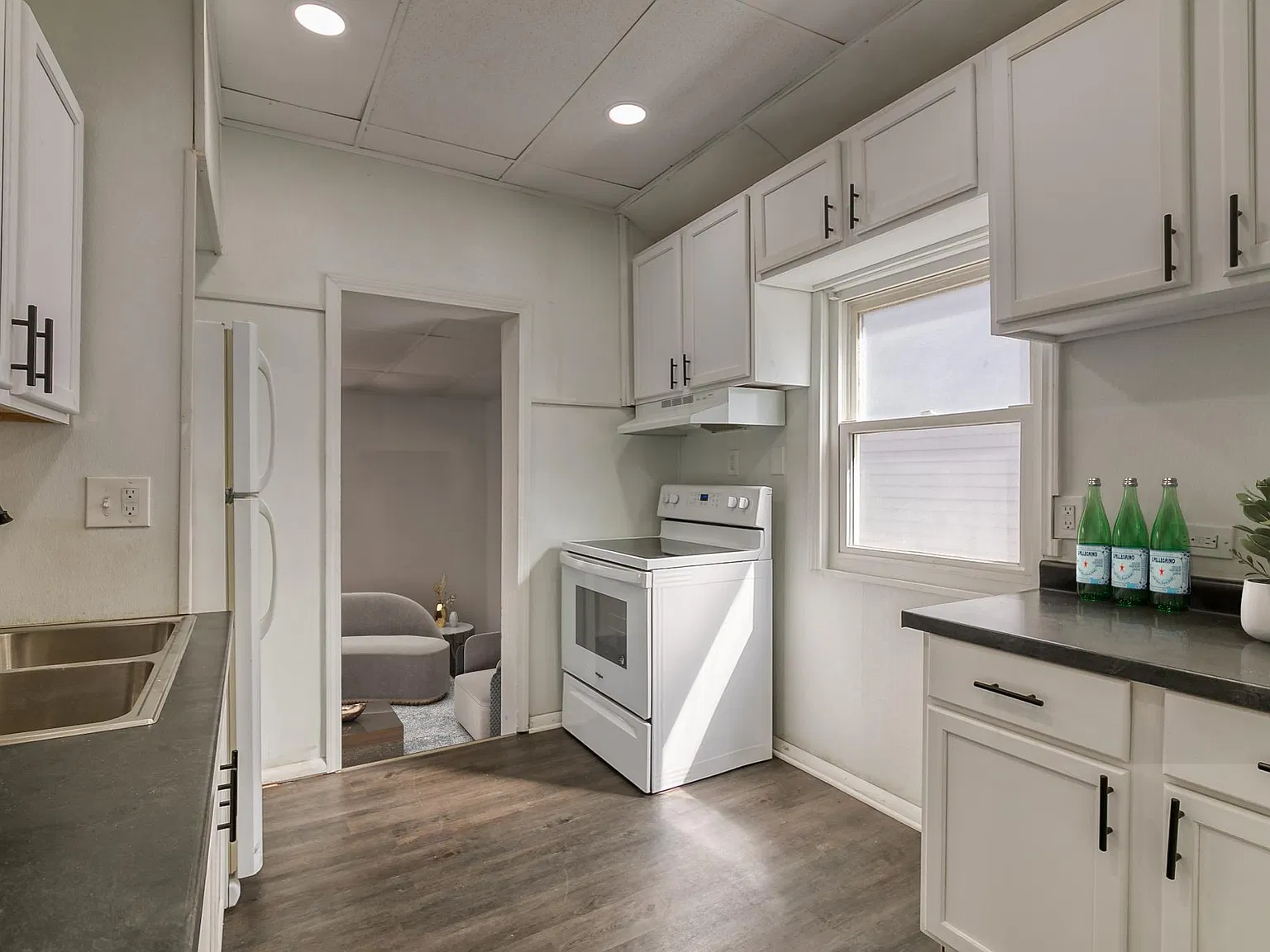 3 bed, 1700 sqft, $1,700 — Photo 4