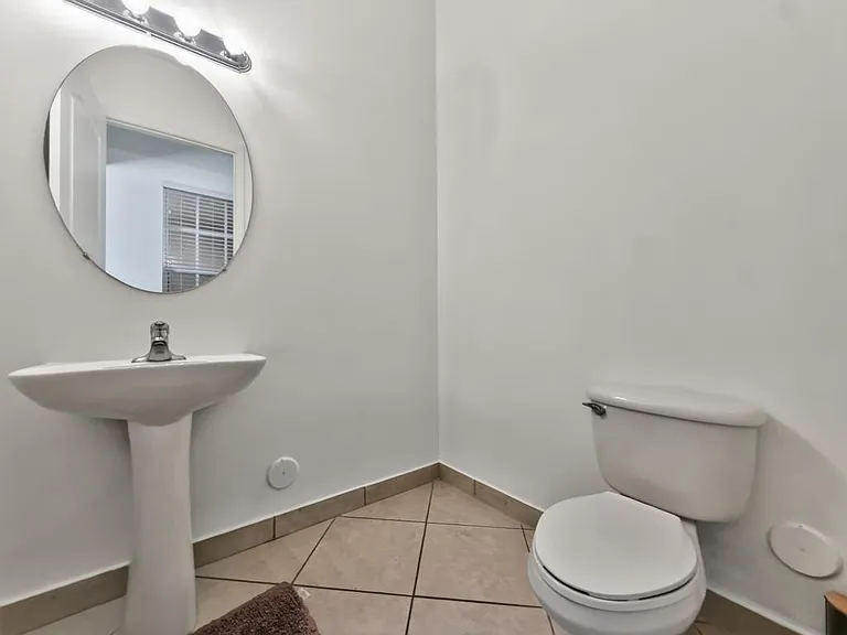 625 SW 146th Ter — Photo 23