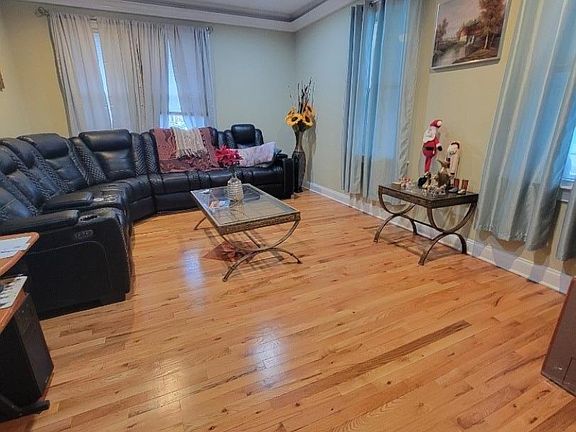 3rd image of 71-73 Parker Rd