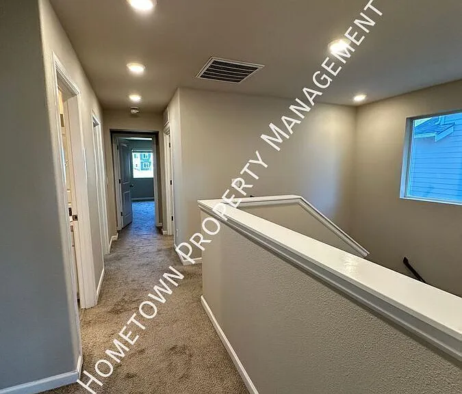3332 Juno Ct NE — Photo 18