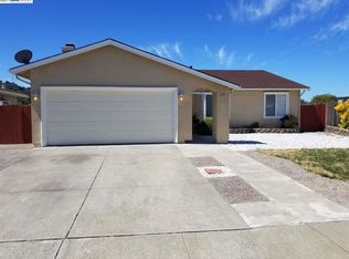 136 Ash Ct, Hercules, CA 94547