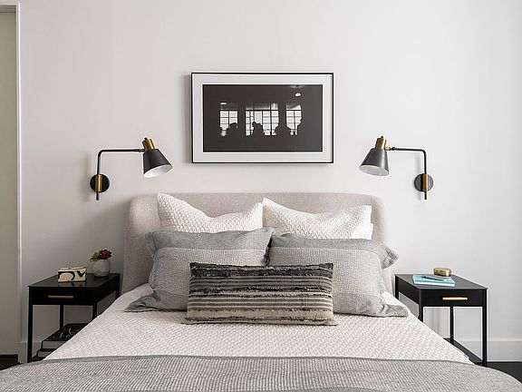 4th image of 25 Broad St APT 14F