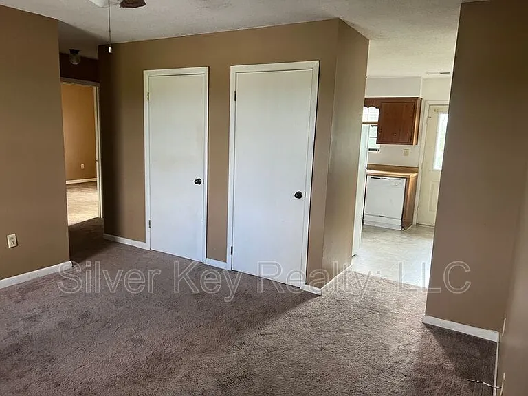 823 Englewood Rd #12 — Photo 3