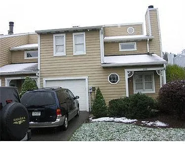 305 Squire Cir photo 1