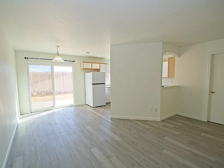 424 Valley Cir #D — Photo 5