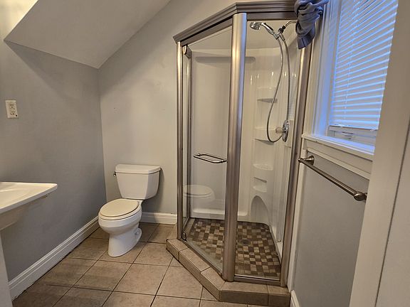 2nd image of 211 Linwood Ave #4