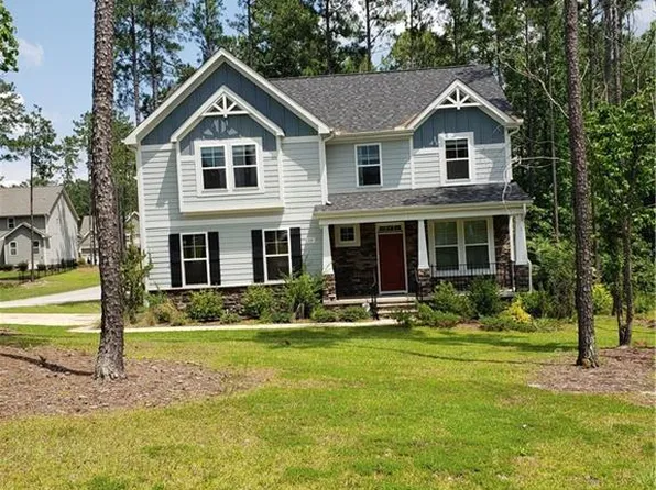 15 Waterside Cir, Spring Lake, NC 28390