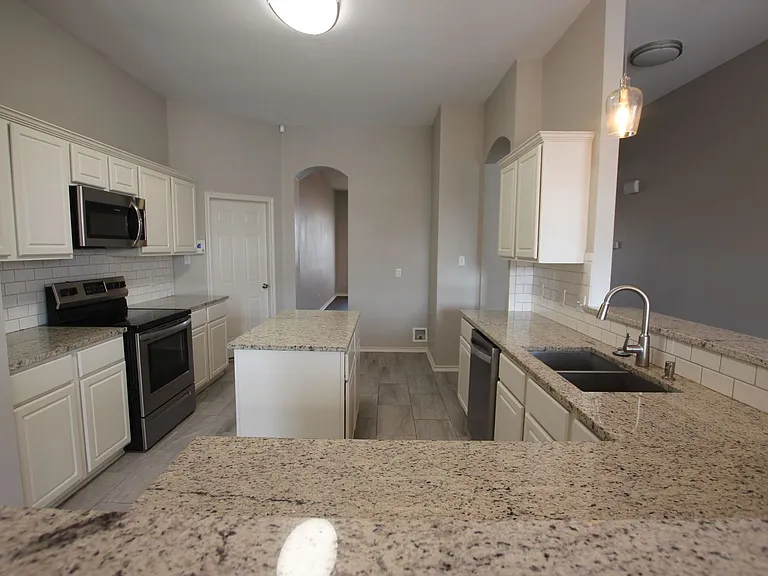6021 Morning Mist Dr — Photo 11