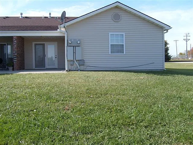 3 bed, 1000 sqft, $1,250 — Photo 2