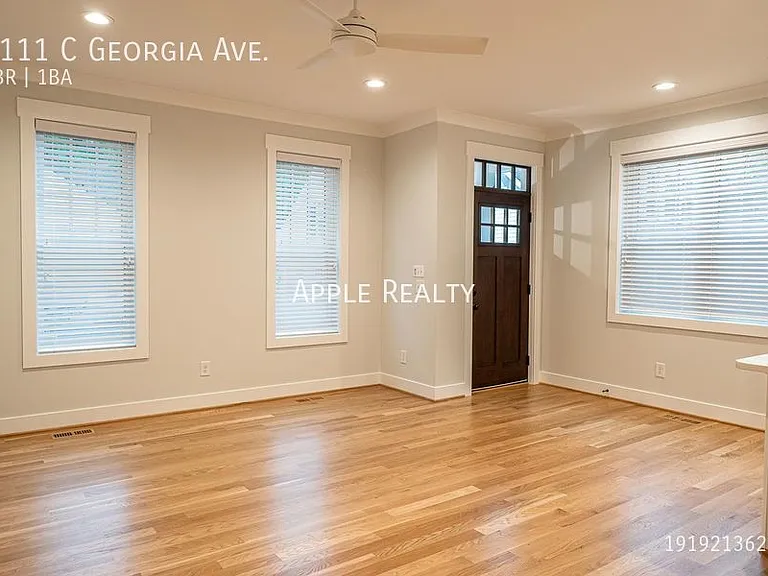 1111C Georgia Ave — Photo 4