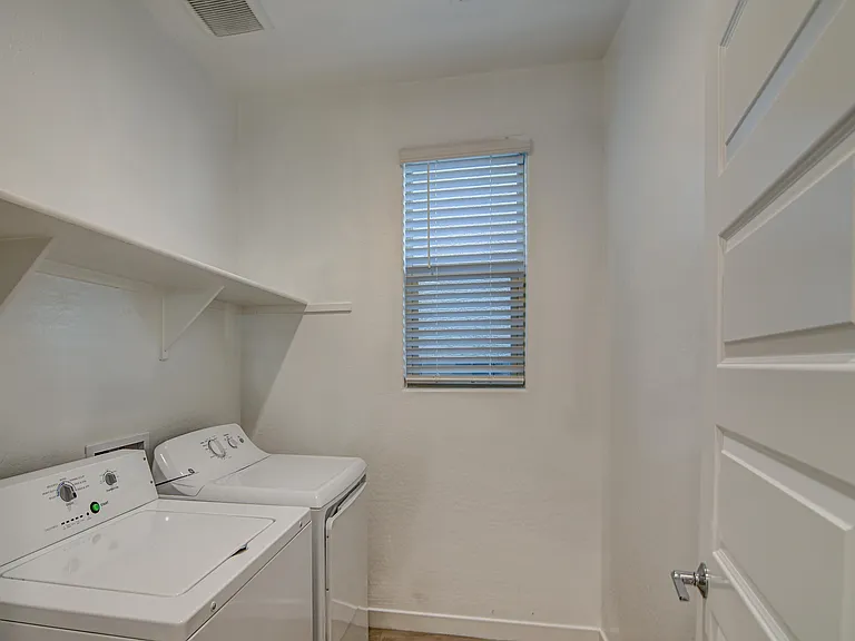 9338 W Heatherbrae Dr — Photo 2
