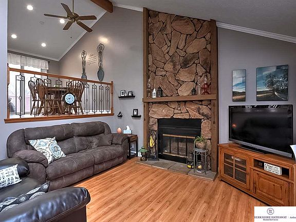 4th image of 6018 S 109th Avenue Cir