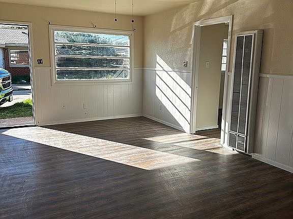 4th image of 2326 62nd St