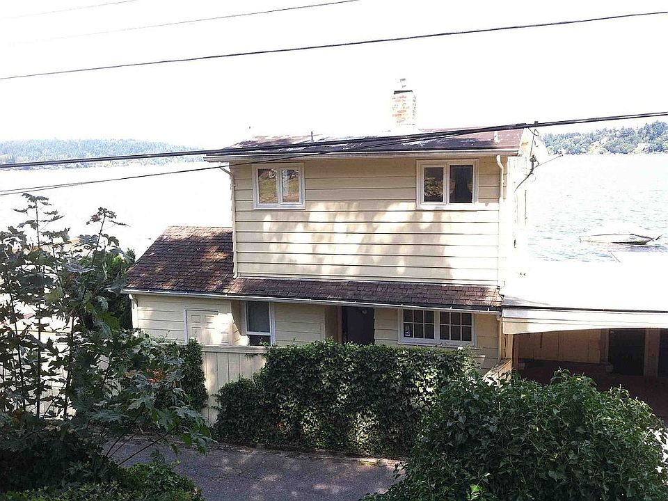 2nd image of 14320 Riviera Pl NE