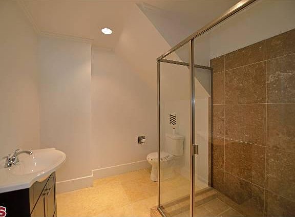 5th image of 6314 Primrose Ave