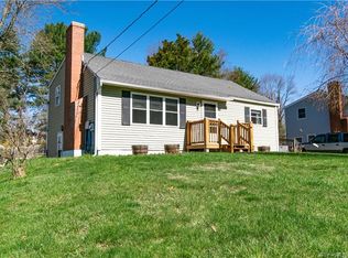 80 Gill St, Colchester, CT 06415
