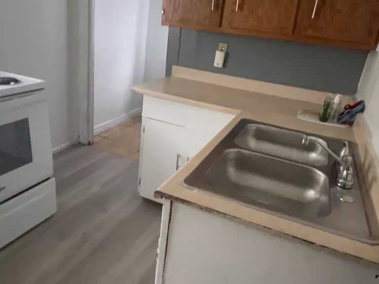 2121 Delaware Ave — Photo 6