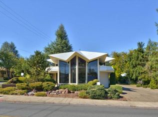 695 S Dora St, Ukiah, CA