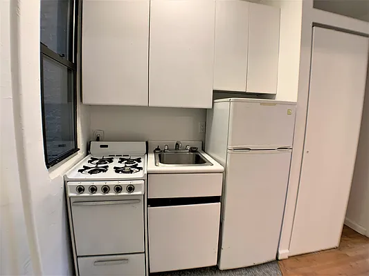 Rented by Bond New York | media 24