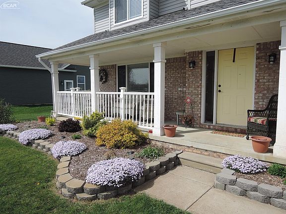 3rd image of 16363 Silver Fox Cir