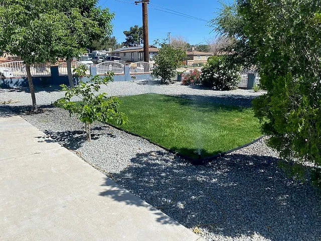 3 bed, 1.5 bath, 962 sqft, $1,800 — Photo 2