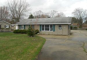 1st image of 2440 Oakwood Dr