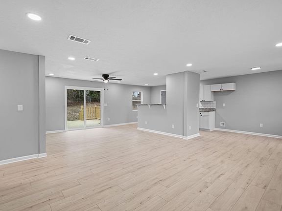 2nd image of 3411 S Kensington Drive