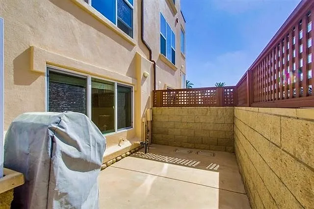 641 Chalcedony St — Photo 14