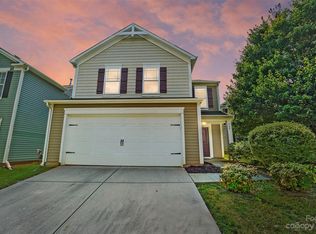 888 Plaza Walk Dr, Charlotte, NC 28215