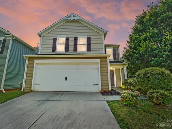 888 Plaza Walk Dr, Charlotte, NC 28215
