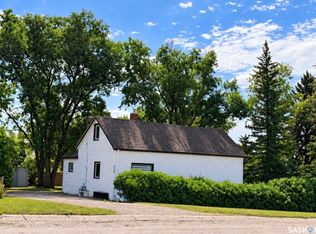 325 Centre St, Coronach, SK S0H0Z0