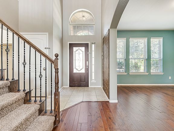 3rd image of 10105 Bridgewater Dr