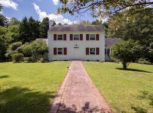 11 Buttons Rd, Chapel Hill, NC 27514