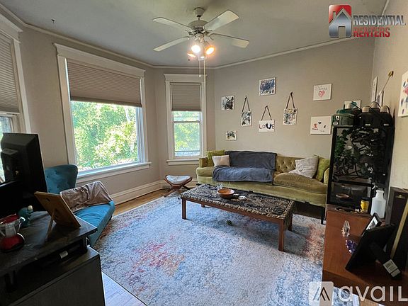 2nd image of 3240 N Cambridge Ave