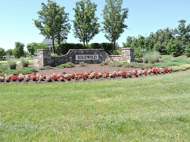1310 Walker Dr — Photo 71