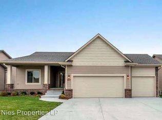 922 W Threewood Ct, Andover, KS 67002