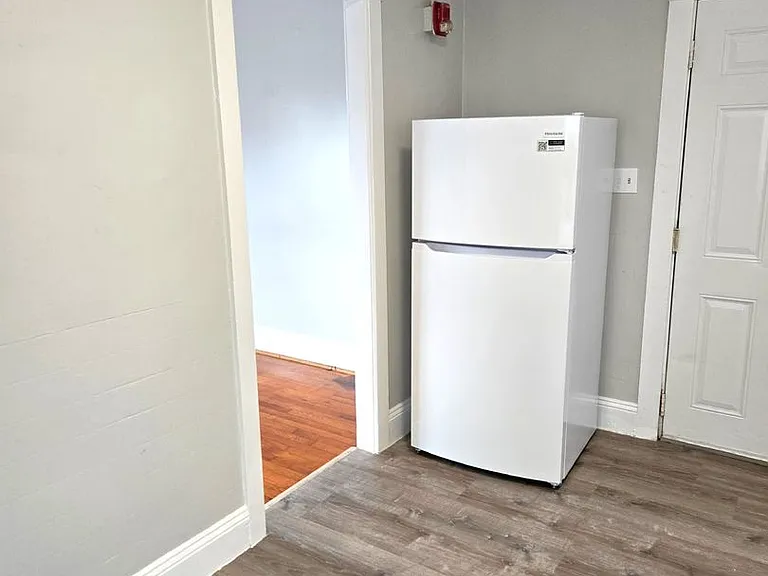 161 Montgomery Street — Photo 5
