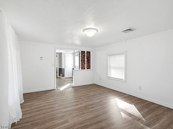 5th image of 2456 Delaware Ave