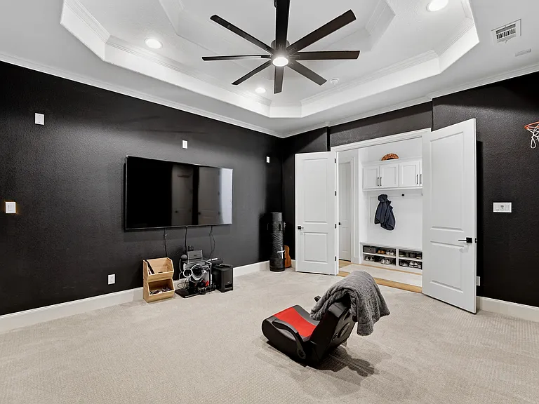 1110 Warwick Ct — Photo 36