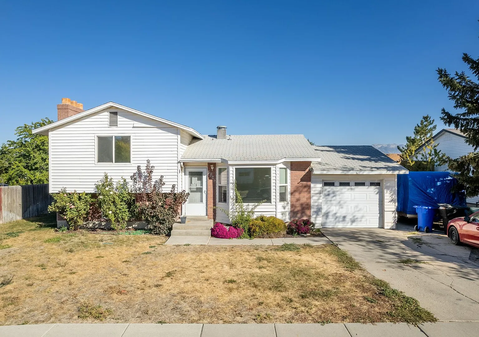 Charming 3-Bedroom Home for Rent Available July 15, 2026! — Photo 1