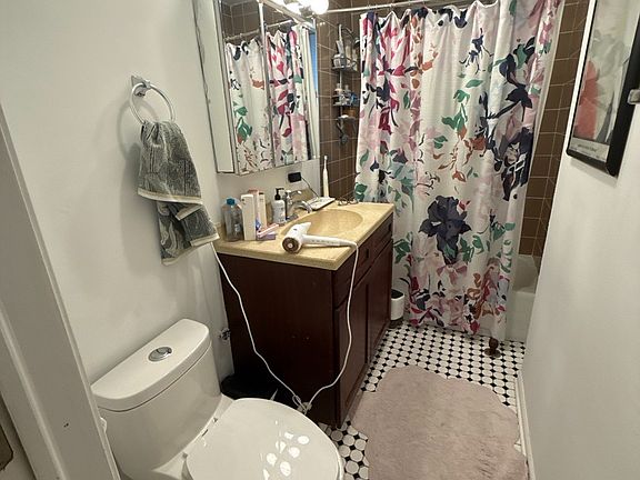 4th image of 677 W Wrightwood Ave #6855-3W
