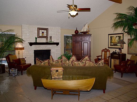 Great Room with Vaulted Ceiling