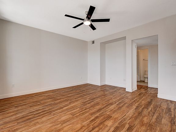 3rd image of 2038-9500 W Maule Ave #2038