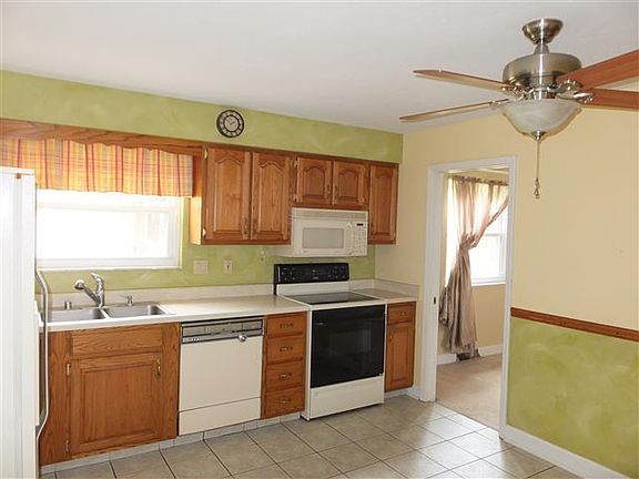 2nd image of 4376 Airymont Ct