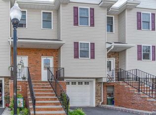 6 Doris Ln #28, Wallington, NJ 07057