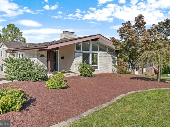 131 E Summit St, Mohnton, PA 19540