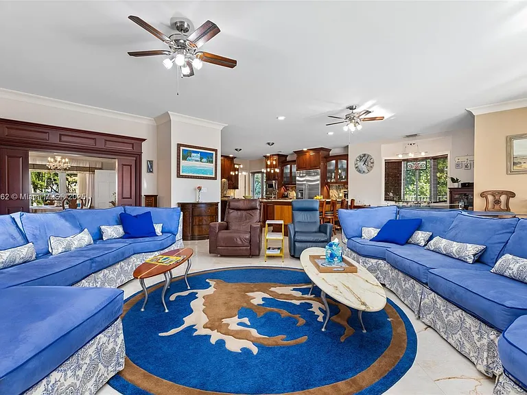 70 Bay Colony Ln — Photo 16